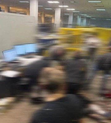 Митниця показала фото після вибуху у сортувальному центрі «Укрпошти»