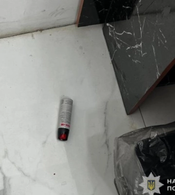 Во Львове пьяный мужчина напал на полицейского с газовым баллончиком — правоохранитель получил ожоги