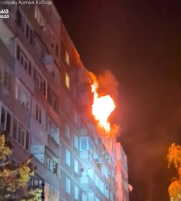 РФ атакувала Суми десятьма дронами, влучили у багатоповерхівку