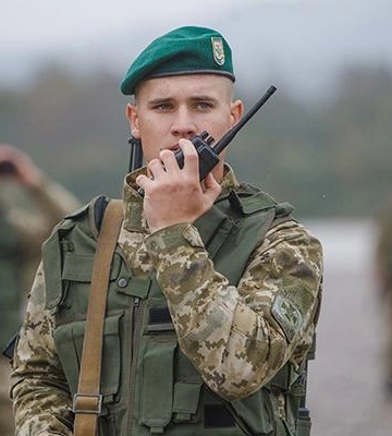 На Закарпатті мобілізований адвокат протаранив шлагбаум на кордоні та втік до Угорщини