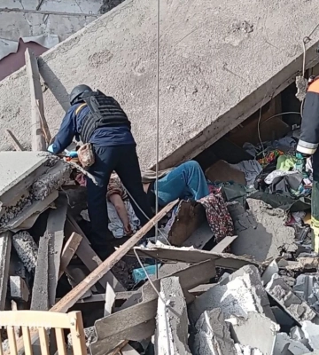 Армия рф нанесла авиаудар по Доброполью: под завалами пятиэтажки оказался мужчина