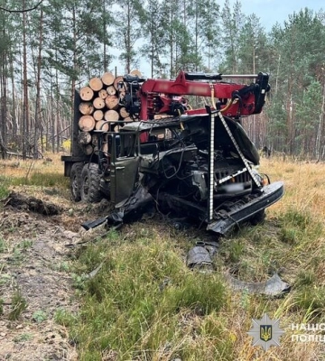 Два автомобілі підірвалися на мінах на Житомирщині