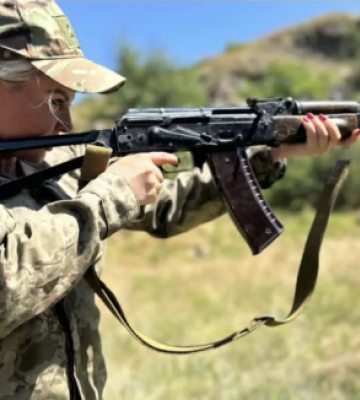 Депутатку Днепропетровского облсовета обвиняют в фиктивной службе и мошенничестве: дело Кизияровой передали в суд