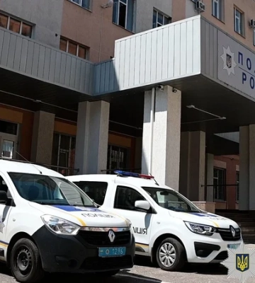 У Харкові чоловік напав на поліцейських з ножем, двоє поранених
