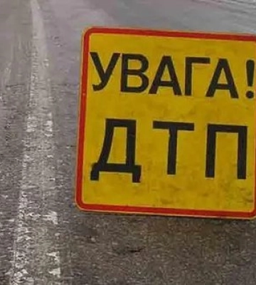 ДТП біля Луцька: вщент зім'яті авто, одна смерть та постраждалі (ФОТО)