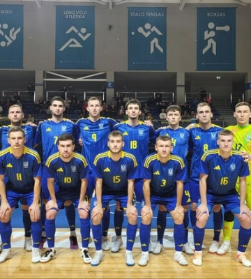 Обнародована стартовая пятерка Украины на матч с Францией