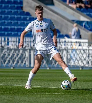 Динамо ведет переговоры по трансферу одного из своих лидеров в Европу. Там играют три украинца