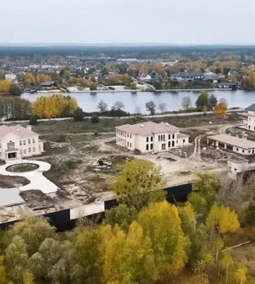 Кооператив Династія: пісок з цвинтаря для будівництва возила техніка мера Українки, який має підозру за схеми з землею — Bihus.Info