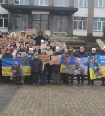 В Острозі відбулася 30-та акцію на підтримку військовополонених і зниклих безвісти захисників