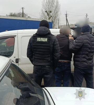 6000 доларів за «щілину» в ЄС: на Волині експрикордонник та його спільник затримані «на гарячому»
