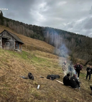 Двох закарпатців затримали за переправку ухилянтів до Румунії через гори