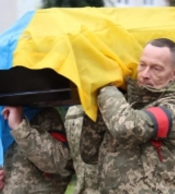 У Луцьку попрощалися з військовослужбовцем Сергієм Ткачем