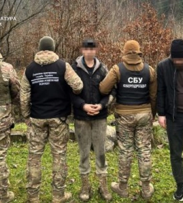 Двох закарпатців затримали за переправку ухилянтів до Румунії через гори
