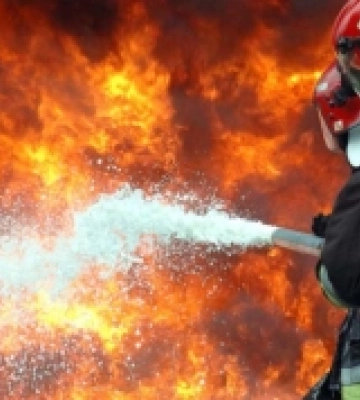 На Рівненщині вогнеборці ліквідували загоряння дерев’яного піднавісу господарчої будівлі