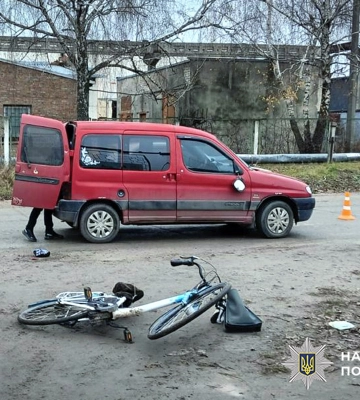 На Хмельниччині внаслідок ДТП постраждав літній велосипедист, - поліція