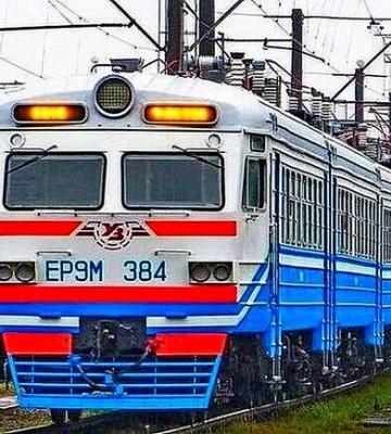 Ряд электропоездов в Харьковской области изменили маршрут