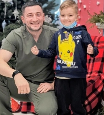 В Україні вперше зробили семирічній дитині подвійну родинну трансплантацію
