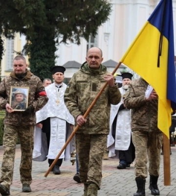 У Луцьку попрощалися із загиблим військовослужбовцем Сергієм Коровіцьким