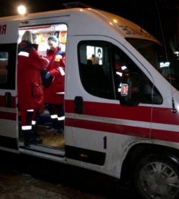 Втратила свідомість: на Волині парамедики врятували життя бабусі