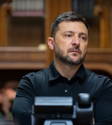 Ще в одній країні ЄС пропонують позбавити Зеленського найвищої нагороди