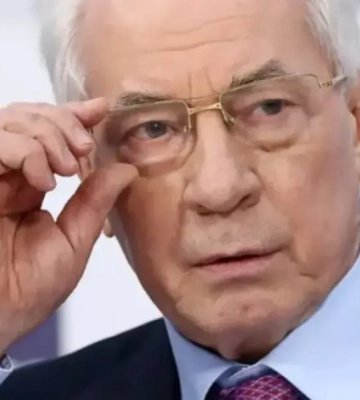 15 лет тюрьмы и полная конфискация: Азарову вынесли приговор