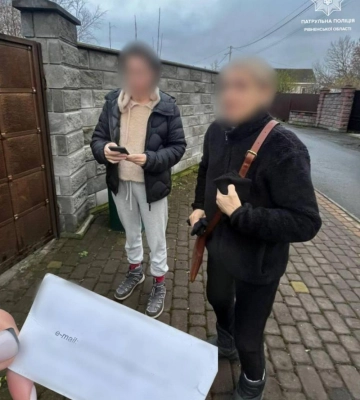 У Рівному патрульні повернули додому жінку, що загубилвся