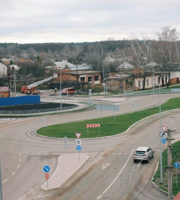 Нові тротуари, з’їзди та огородження: відновлено ключову дорогу на Сумщині