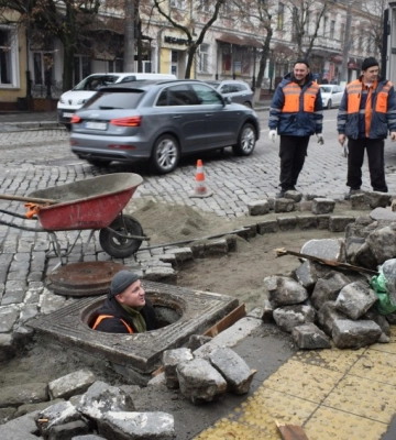 Історичну бруківку у центрі Кропивницького демонтують: у міськраді пояснили причини