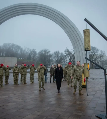 У Києві відкрили пам’ятний знак на честь українських артилеристів