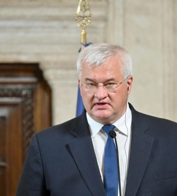 Україну не можна втягувати у внутрішню політику Польщі, а історичні питання мають вирішувати історики - Сибіга