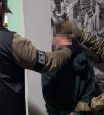 У Миколаєві затримали ворожого агента , який намагався підірвати авто з українськими воїнами