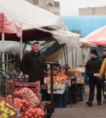 Ринок чи гіпермаркет: де вигідніше купувати продукти у Луцьку?