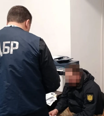 Замість перевірки документів застосував силу: на Львівщині військовослужбовець ТЦК отримав підозру