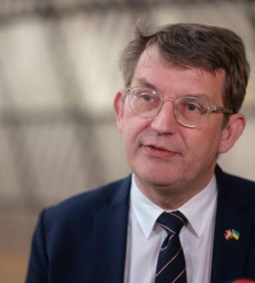 Дания почти вдвое сократит помощь Украине