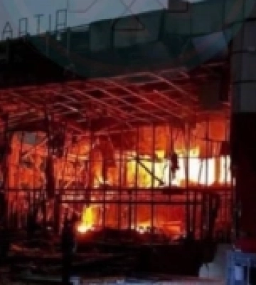 Російська атака на Київщину: зруйнований вокзал у Фастові, травмовані люди, пожежа на складі. ФОТО