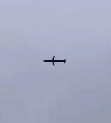 Рашисты ударили ракетой по 5-этажке в Харькове: погибли 2 человека, 20 пострадавших (обновлено)