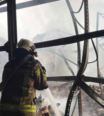 Росіяни поцілили у склади мережі супермаркетів «Сімі» та «Сім23» у Луцьку