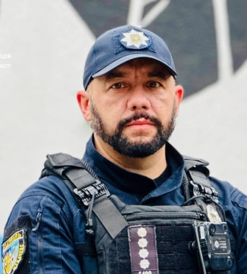 В Ужгороді патрульний надав домедичну допомогу чоловікові після бійки
