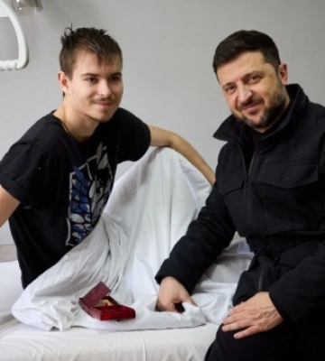 Президент відвідав поранених воїнів у столичному медзакладі