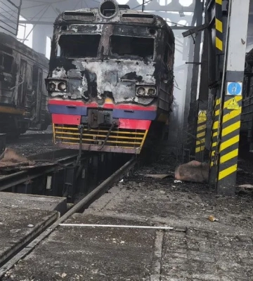 Рух поїздів через Фастів після нічного удару по вокзалу відновлено (відео)