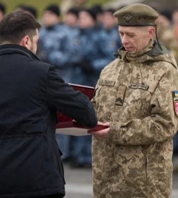Зеленский присвоил звание Героя Украины боевому медику, который провел на позиции 471 день