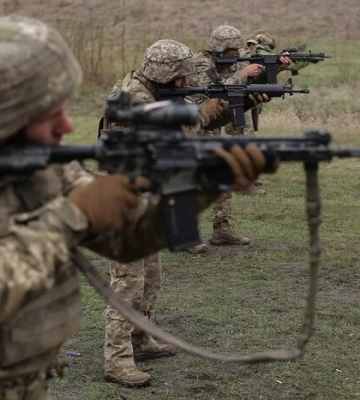 Від початку доби на фронті зафіксовано 151 бойове зіткнення, найбільше ворог атакує на Покровському напрямку