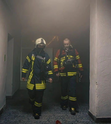 Фото: у Києві сталась пожежа в реанімації лікарні, провели евакуацію пацієнтів