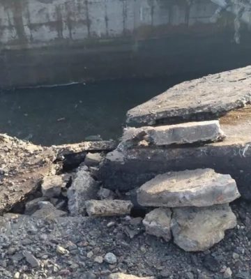 Окупанти вдарили по греблі Печенізького водосховища на Харківщині