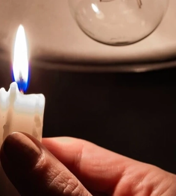 Під Києвом люди перекрили дорогу, бо вже дві доби без світла