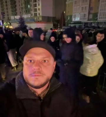 Під Києвом люди перекрили дорогу, бо вже дві доби без світла