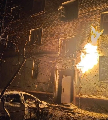 У Чернігові біля багатоповерхівки вибухнув БПЛА, виникла пожежа газопроводу