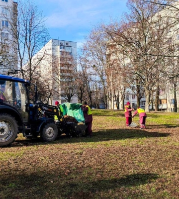 Харків продовжує допомагати військовим у будівництві фортифікацій