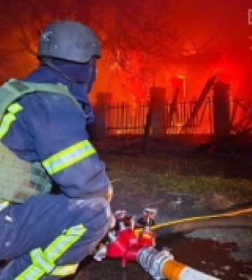 Нічні атаки на Дніпропетровщину: одна людина загинула, п’ятеро поранені, серед них двоє дітей