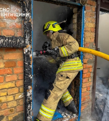 У селі на Рівненщині спалахнула будівля котельні (ВІДЕО)
